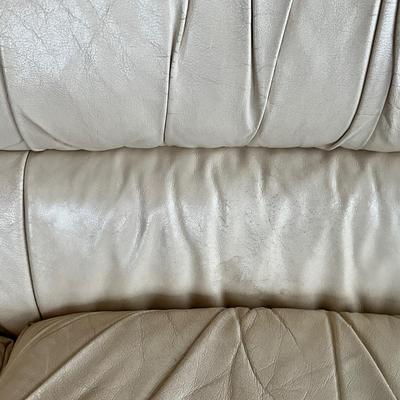 AB1356 Vintage Leather 3 Cushion Creme Colored Sofa (AS-IS)