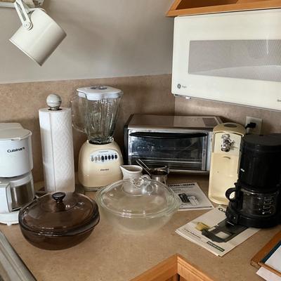 AB1366 Large Lot of Household Appliances