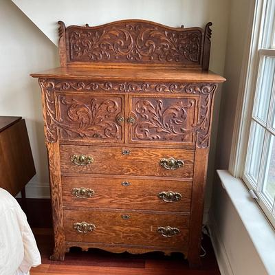 AB1378 Antique Carved Oak Hat Box Dresser