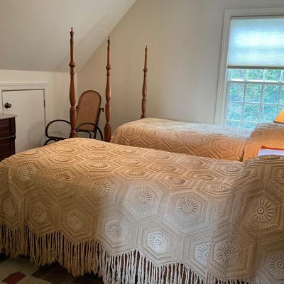 AB1385 Beautiful Pair of Antique Hand Crocheted Raised Sunflower/Popcorn Ecru Bedspreads