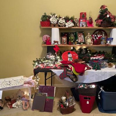 Lot 1: Holiday Items
