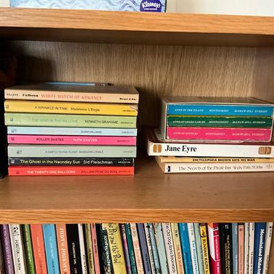 AB1398 Vintage Children's Paperback Books Judy Blume , Louise Fitzhugh, Lois Lenski