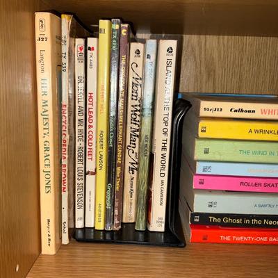 AB1398 Vintage Children's Paperback Books Judy Blume , Louise Fitzhugh, Lois Lenski