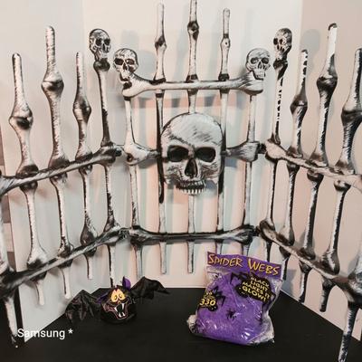 Halloween Spooky plastic Skull Fence