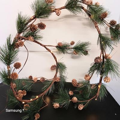 Christmas Pine Cone Garland With Lights