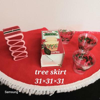 3 Cups, Ribbon Bow & Tree Skirt