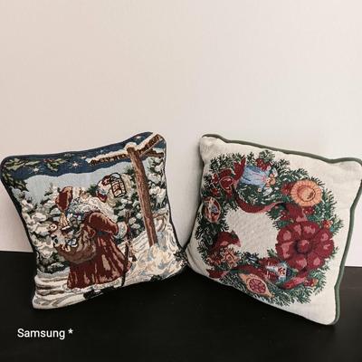 Santa Christmas Wreath Throw Pillow