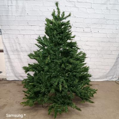 5 foot prelit Chirstmas Tree