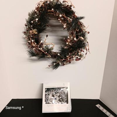 Christmas Pine Cones & Lighted tree topper