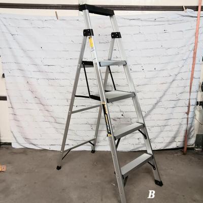 Aluminum Step Ladder