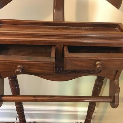 Wood gentleman's valet
