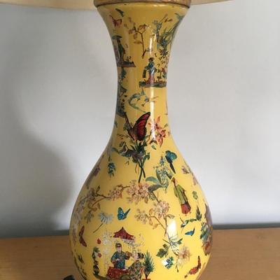 VIntage yellow chinese imperial lamp