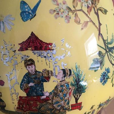 VIntage yellow chinese imperial lamp