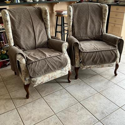 K1425 Pair of La-Z-Boy Reclining Wingback Chairs with Covers