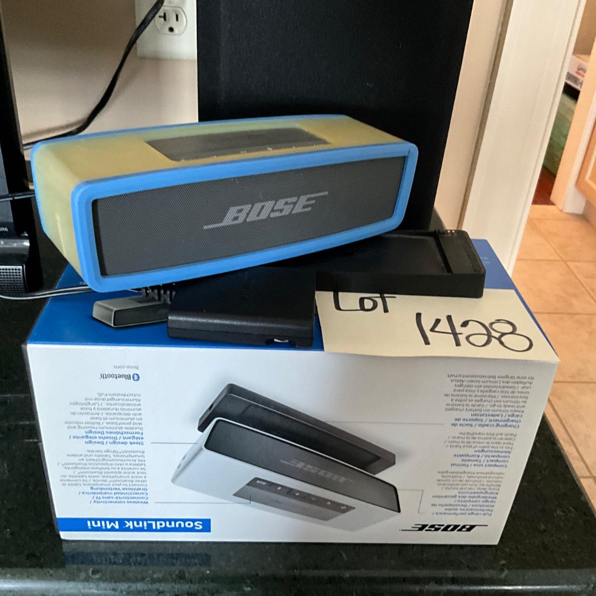 K1428 bose mini bluetooth speaker with docking charger estatesales