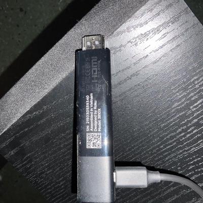K1429 SONY 32" LCD Color TV with Roku Stick