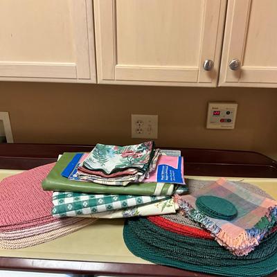MDR1445 Large lot of Vintage Wax Tablecloths with Rubber Placemats for Outdoor Dining