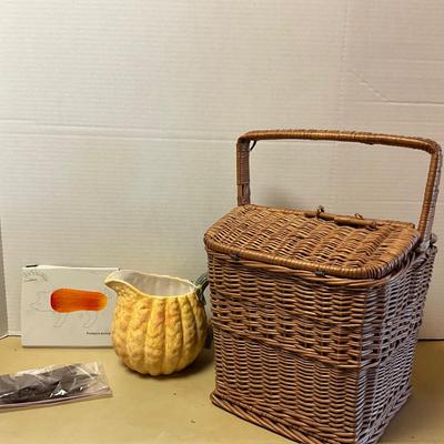 MDR1459 Pumpkin Pitcher with Vintage Basket, Pumpkin Decor