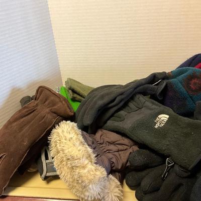 MDR1465 Large lot of Unisex Gloves and North Face Hats