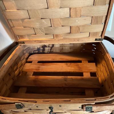 MDR1470 Vintage Pie Basket with Pyrex Plates