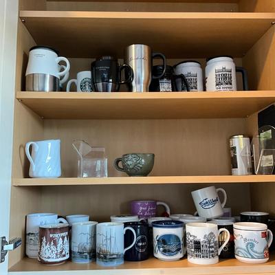K1477 Large lot of collectible coffee mugs, Starbucks and more
