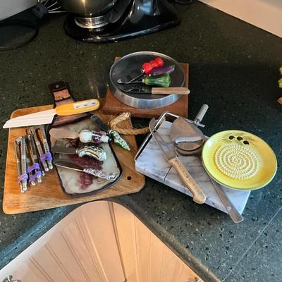 K1482 Cutting Board and Cheese Lot