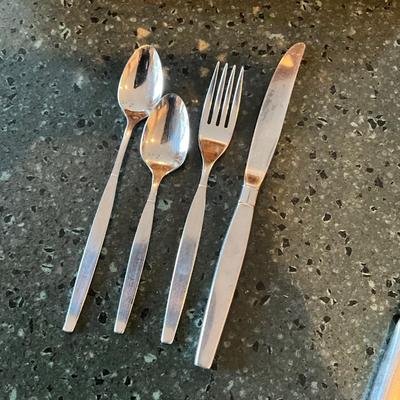 K1484 Set of Stainless Steel Community Flatware with Basket