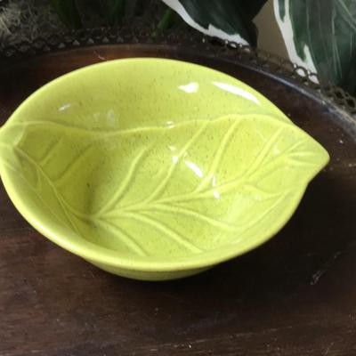 McCoy leaf bowl