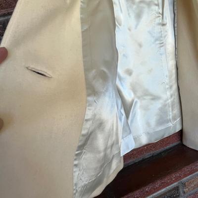 Woman's short coat/ Blazer