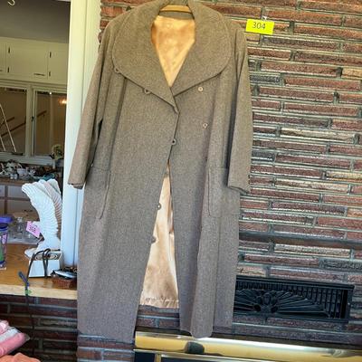 Fancy 1940s womans full length coat