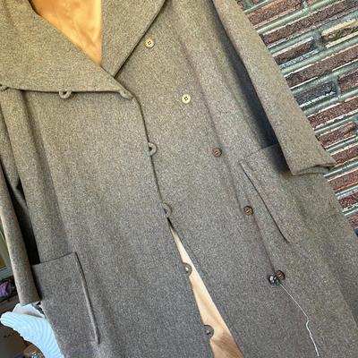 Fancy 1940s womans full length coat