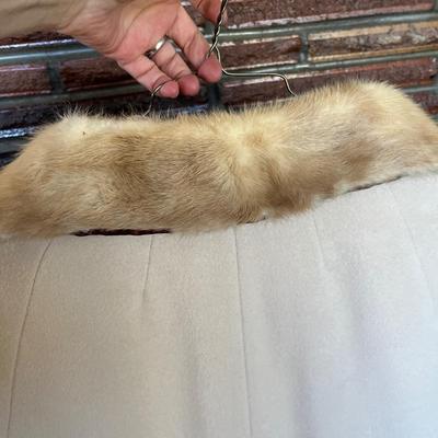 Very fine vintage coat with fur collar!