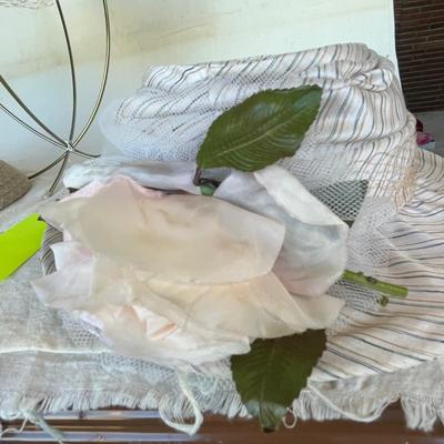 3 Vintage white hats