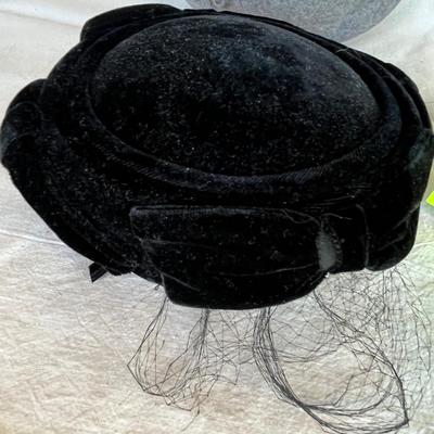 Lot of 5 Hats