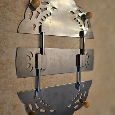 Vintange Expandable Trivet