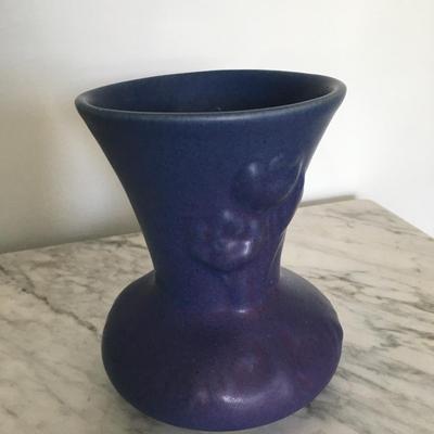 VAN BRIGGLE COLORADO SPRINGS COLORADO BLUE TULIP POTTERY VASE