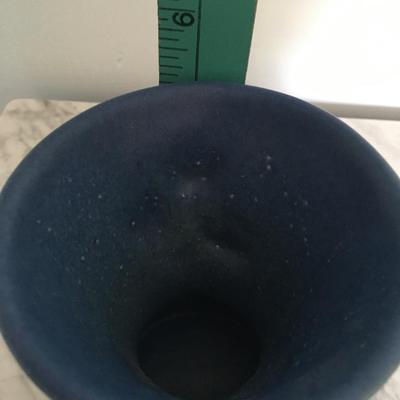 VAN BRIGGLE COLORADO SPRINGS COLORADO BLUE TULIP POTTERY VASE