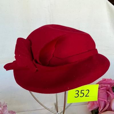 Lot of 4 Spring Vintage hats