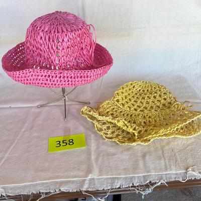 2 Straw style hats