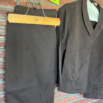 Great vintage pantsuit!