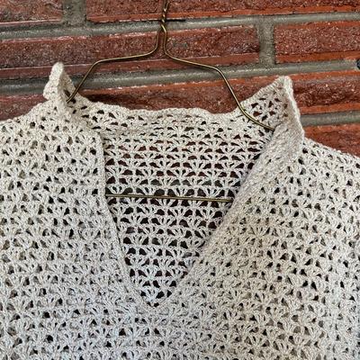 3 Knit sweaters