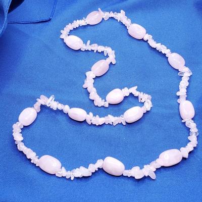 Eye-catching lovely pink jade necklace