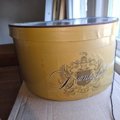 Vintage straw Fedora Hat, Size 7 3/8s Milan Disney Hats and Box!