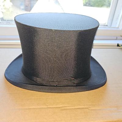 Vintage Dobbs Top Hat Fifth Avenue NY  7 3/8 and Knox Hat box!