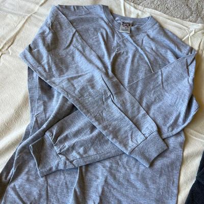 Men's work out clothes