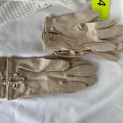 Lot of 6 Evening Gloves White/ Tan