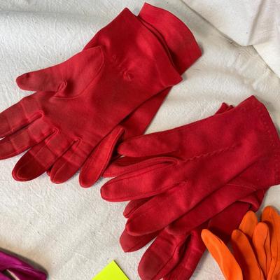 Lot of evening gloves