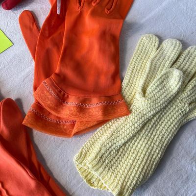 Lot of evening gloves