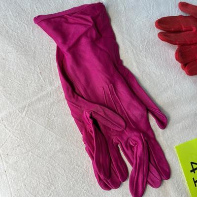 Lot of evening gloves