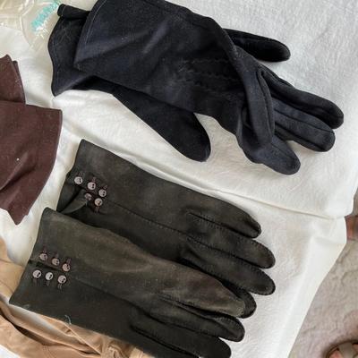 Colored & Fancy evening gloves